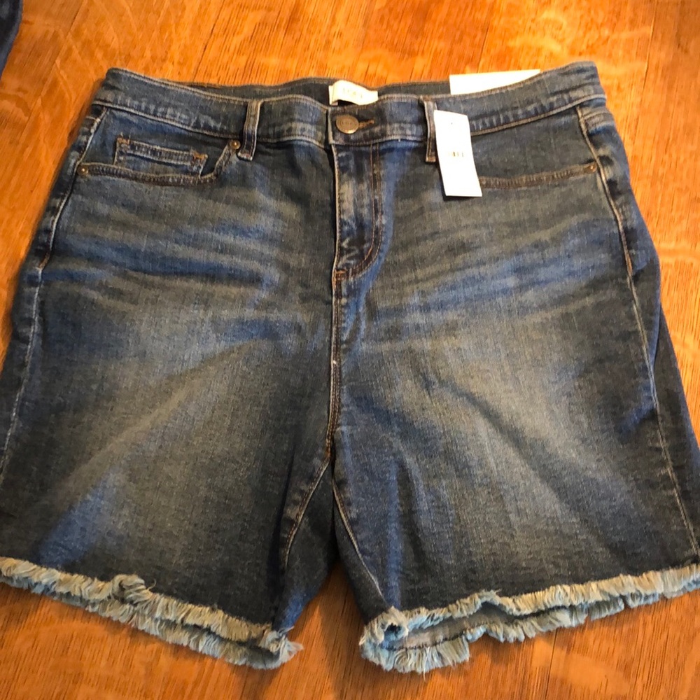 Loft 6” high rise denim shorts.